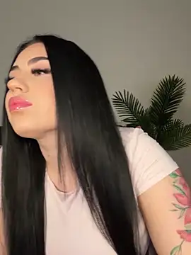 Snapshot of Andrestarr chatting on 10.21.25 Andrestarr online show from 10.21.25