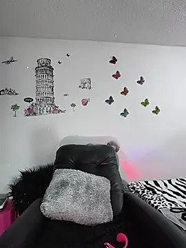 Gabilicious25 online show from 11.20.25