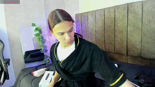 Almaazz online show from 10.21.25