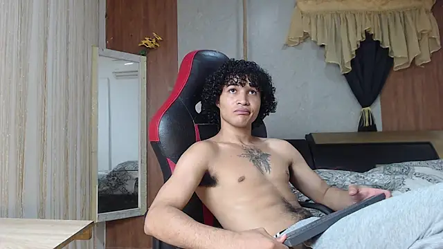 Snapshot of fire_drako_ chatting on 04.29.26 fire drako online show from 04.29.26