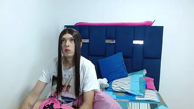 PinkLuna LolaBloom online show from 01.08.26