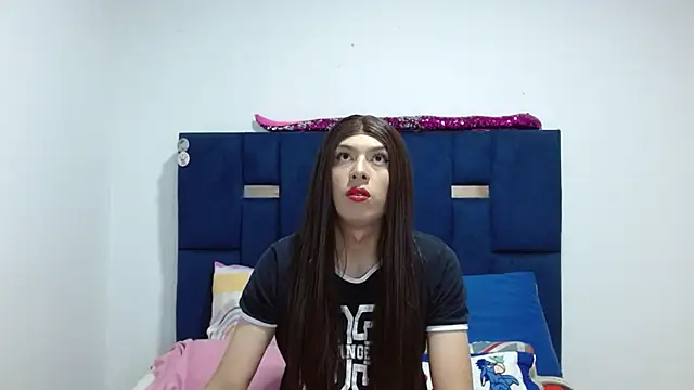 PinkLuna LolaBloom online show from 02.01.26