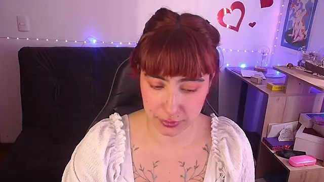 Snapshot of Miacatsito3 chatting on 05.05.26 Miacatsito3 online show from 05.05.26