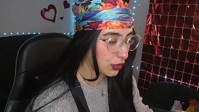 Snapshot of Miacatsito3 chatting on 05.24.26 Miacatsito3 online show from 05.24.26