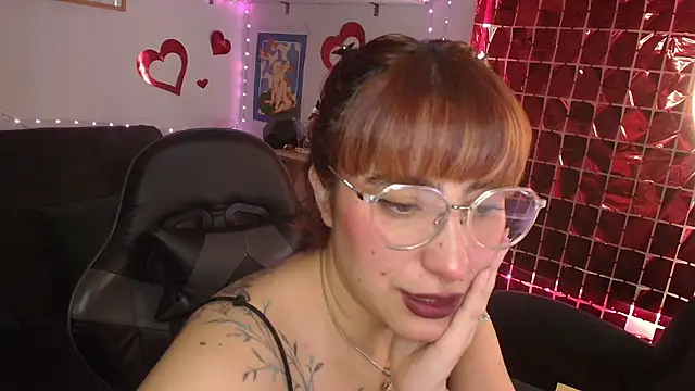 Snapshot of Miacatsito3 chatting on 05.24.26 Miacatsito3 online show from 05.24.26