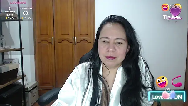 Snapshot of alexandraa19 chatting on 10.02.25 alexandraa19 online show from 10.02.25