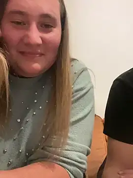 Snapshot of CurvySabrina chatting on 10.10.25 CurvySabrina online show from 10.10.25