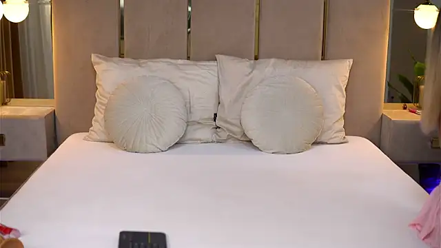 Snapshot of CamilaStarr chatting on 10.02.25 CamilaStarr online show from 10.02.25