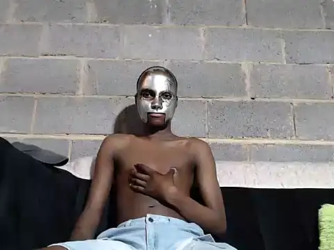 Snapshot of Romeo_Favent chatting on 09.18.25 Romeo Favent online show from 09.18.25