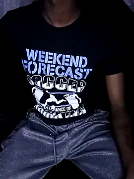 Snapshot of Romeo_Favent chatting on 11.17.25 Romeo Favent online show from 11.17.25