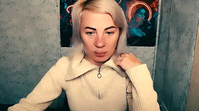 Snapshot of EmmaCat_ chatting on 10.22.25 EmmaCat online show from 10.22.25