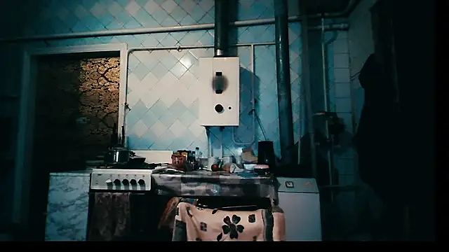 Snapshot of EmmaCat_ chatting on 11.28.25 EmmaCat online show from 11.28.25