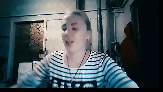 Snapshot of EmmaCat_ chatting on 01.11.26 EmmaCat online show from 01.11.26