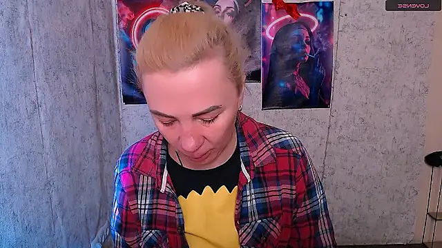 Snapshot of EmmaCat_ chatting on 01.13.26 EmmaCat online show from 01.13.26