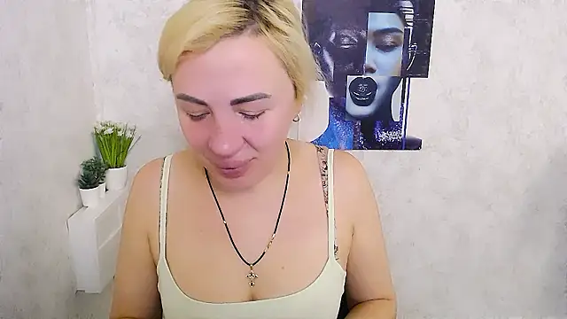 Snapshot of EmmaCat_ chatting on 02.03.26 EmmaCat online show from 02.03.26