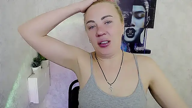 Snapshot of EmmaCat_ chatting on 02.10.26 EmmaCat online show from 02.10.26