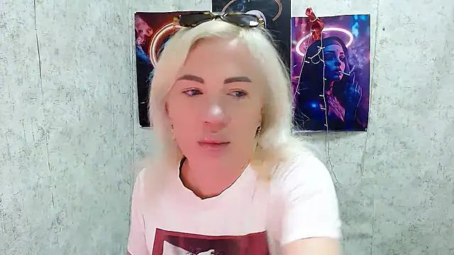 EmmaCat  online show from 03.14.26