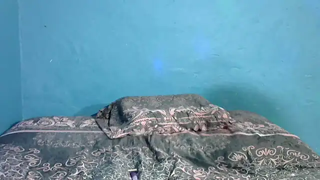 Snapshot of BlondieBitch chatting on 12.03.25 BlondieBitch online show from 12.03.25