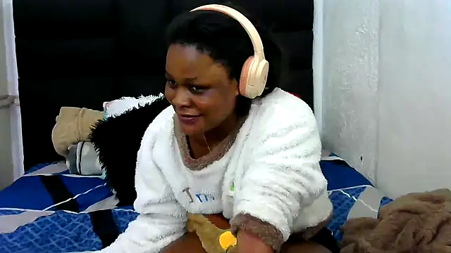 Snapshot of BlondieBitch chatting on 07.14.26 BlondieBitch online show from 07.14.26