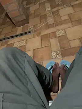 Snapshot of Morenolatino881 chatting on 11.19.25 Morenolatino881 online show from 11.19.25