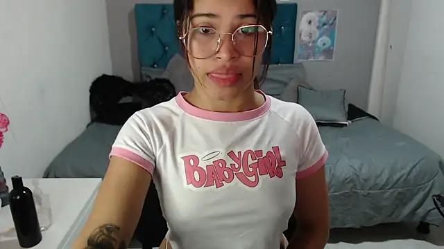 Snapshot of mia_sexgirl chatting on 02.02.26 mia sexgirl online show from 02.02.26