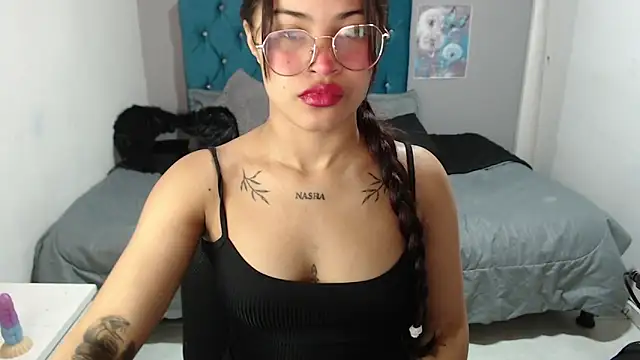 Snapshot of mia_sexgirl chatting on 02.05.26 mia sexgirl online show from 02.05.26