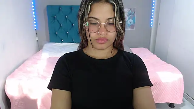 Snapshot of mia_sexgirl chatting on 07.07.26 mia sexgirl online show from 07.07.26