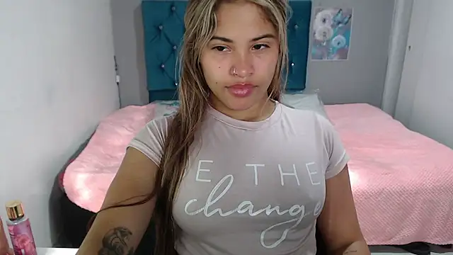 Snapshot of mia_sexgirl chatting on 07.15.26 mia sexgirl online show from 07.15.26