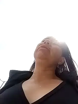 LaraCaliente online show from 02.07.26