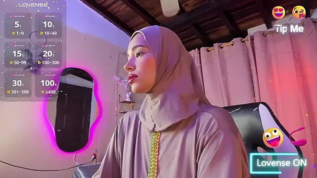 ShanaJamil online show from 09.18.25