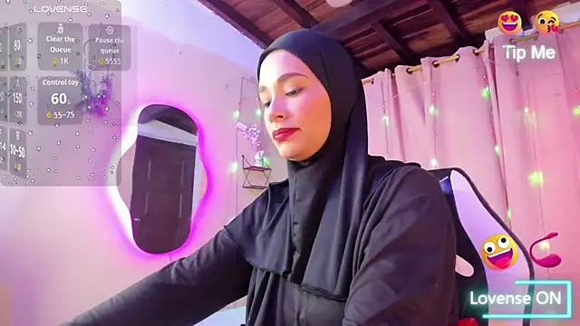 ShanaJamil online show from 10.14.25