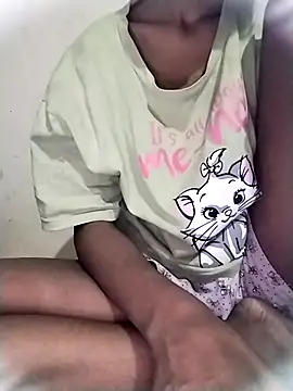 Snapshot of Rapunzal chatting on 04.20.26 Rapunzal online show from 04.20.26