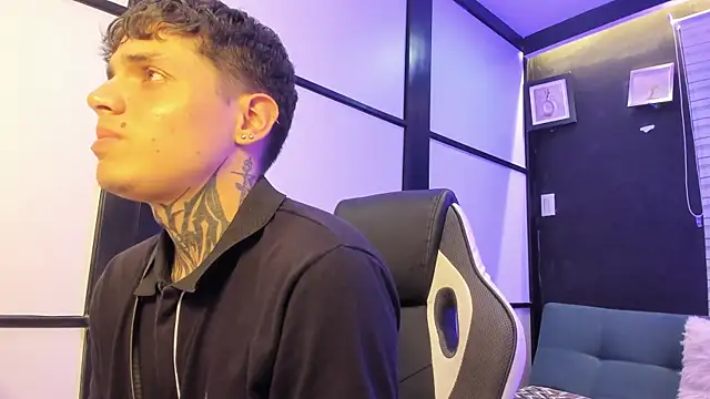 Declan-Fox online show from 10.31.25