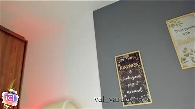 Snapshot of val_varago chatting on 02.15.26 val varago online show from 02.15.26