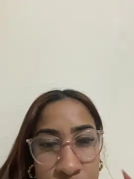 Snapshot of flore-cita chatting on 09.28.25 flore-cita online show from 09.28.25