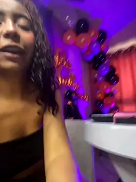 PrettyTiana  online show from 10.09.25