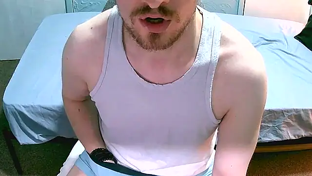 Snapshot of britlad77 chatting on 09.22.25 britlad77 online show from 09.22.25