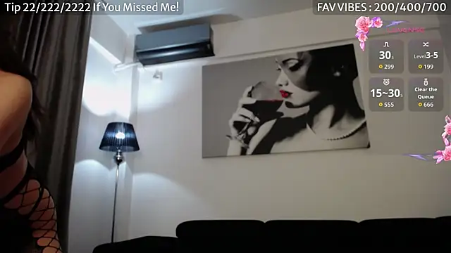 Snapshot of SassyCookies chatting on 10.10.25 SassyCookies online show from 10.10.25