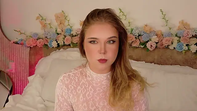 Lilith Bonheur online show from 04.21.26