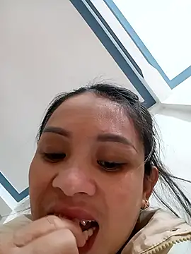 Snapshot of Na_xx chatting on 02.15.26 Na xx online show from 02.15.26