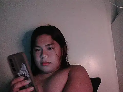 Snapshot of Huntrix2025 chatting on 05.16.26 Huntrix2025 online show from 05.16.26