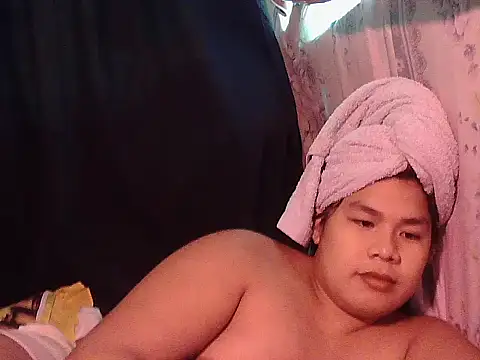 Snapshot of Huntrix2025 chatting on 06.25.26 Huntrix2025 online show from 06.25.26