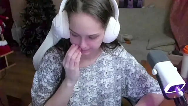 Snapshot of SharybbFace chatting on 12.05.25 SharybbFace online show from 12.05.25