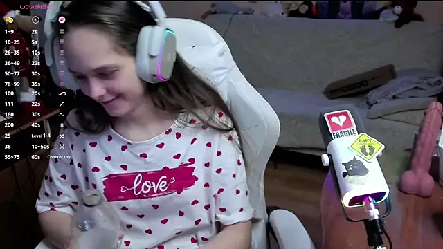 Snapshot of SharybbFace chatting on 01.17.26 SharybbFace online show from 01.17.26