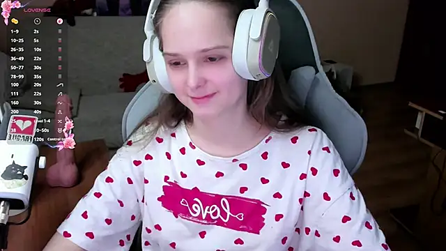 Snapshot of SharybbFace chatting on 02.19.26 SharybbFace online show from 02.19.26