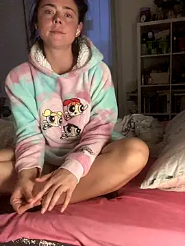 Mia Winters online show from 10.27.25