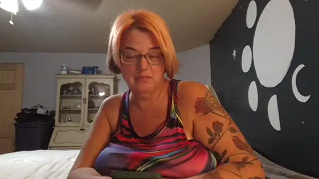 Snapshot of ReneeReigns chatting on 09.15.25 ReneeReigns online show from 09.15.25