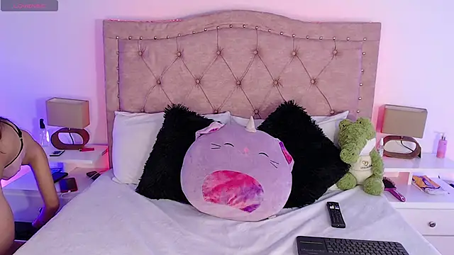 Snapshot of sweet_caandyy chatting on 09.24.25 sweet caandyy online show from 09.24.25