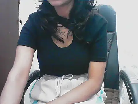 short girl  online show from 02.27.26