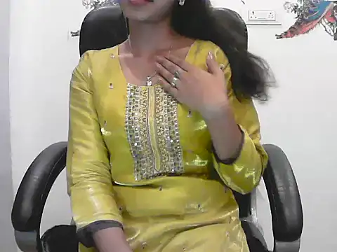 Snapshot of short_girl_ chatting on 06.22.26 short girl online show from 06.22.26